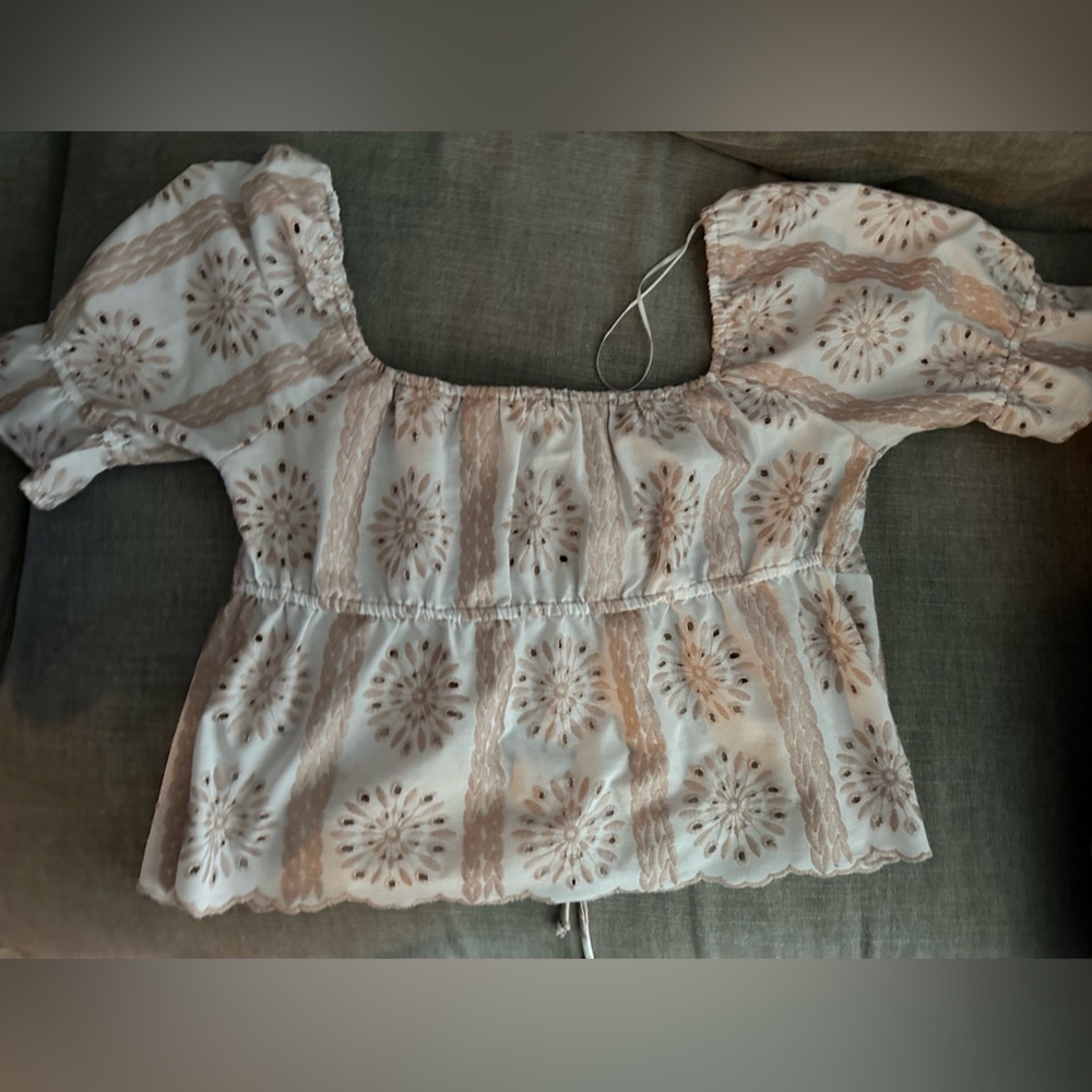 Vegan Romantic Blouse with Rouched Sleeves - Picture 5 of 6